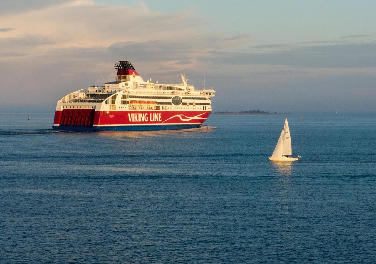 Viking Line Ferry Viking Xprs - Night Cruise From Helsinki Hotel Exterior photo